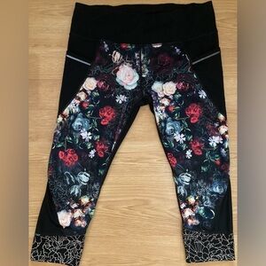 Athleta 3/4 Cropped Floral Leggings with Pockets XL
